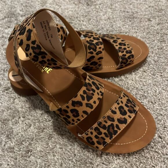 NEW Cheetah Print Sandals CUSHIONAIRE Women Indego Stretch Size‎ 7 Animal Print - Picture 8 of 16